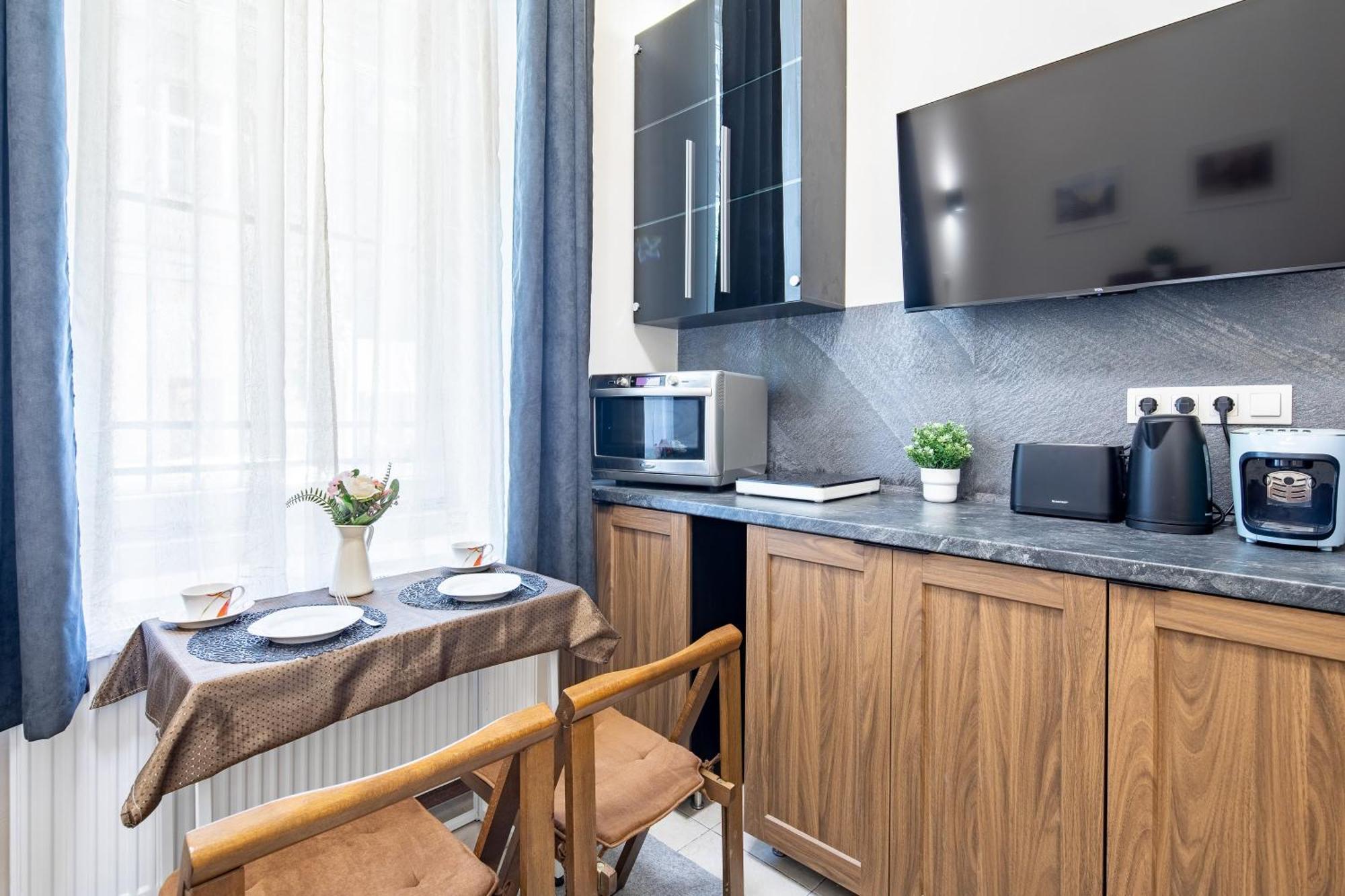 Little Joe Apartment *